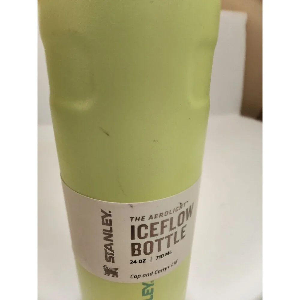 Stanley The Aerolight Iceflow Bottle 24oz Pastel Green With Cap And Carry + Lid - Picture 2 of 10